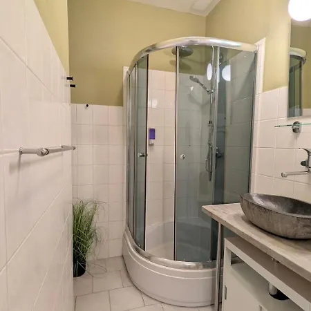 Flat In Zizkov -104- Appartamento Praga