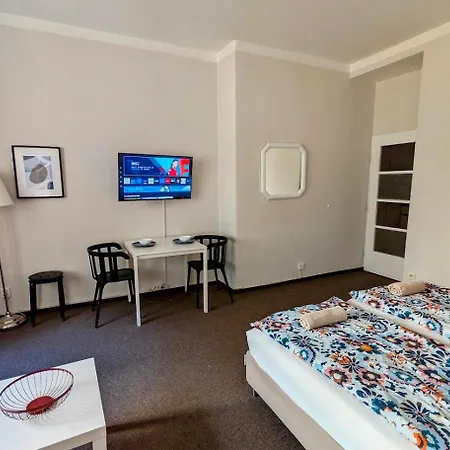 Lägenhet Flat In Zizkov -104- *