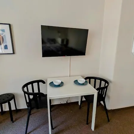 Flat In Zizkov -104- Appartamento Praga
