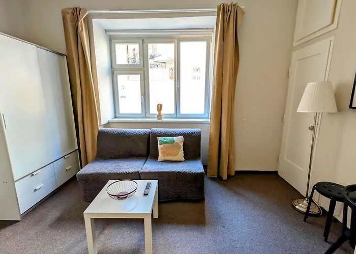 Flat In Zizkov -104- *