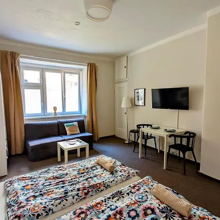 Flat In Zizkov -104- Apartman