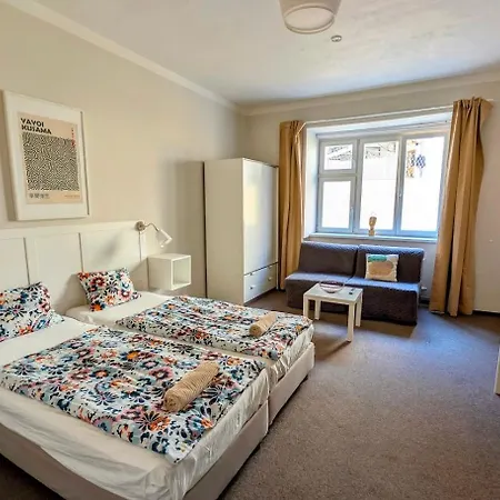 Flat In Zizkov -104- Apartman *